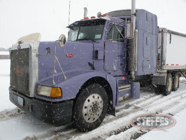 1988 Peterbilt 337_1.jpg